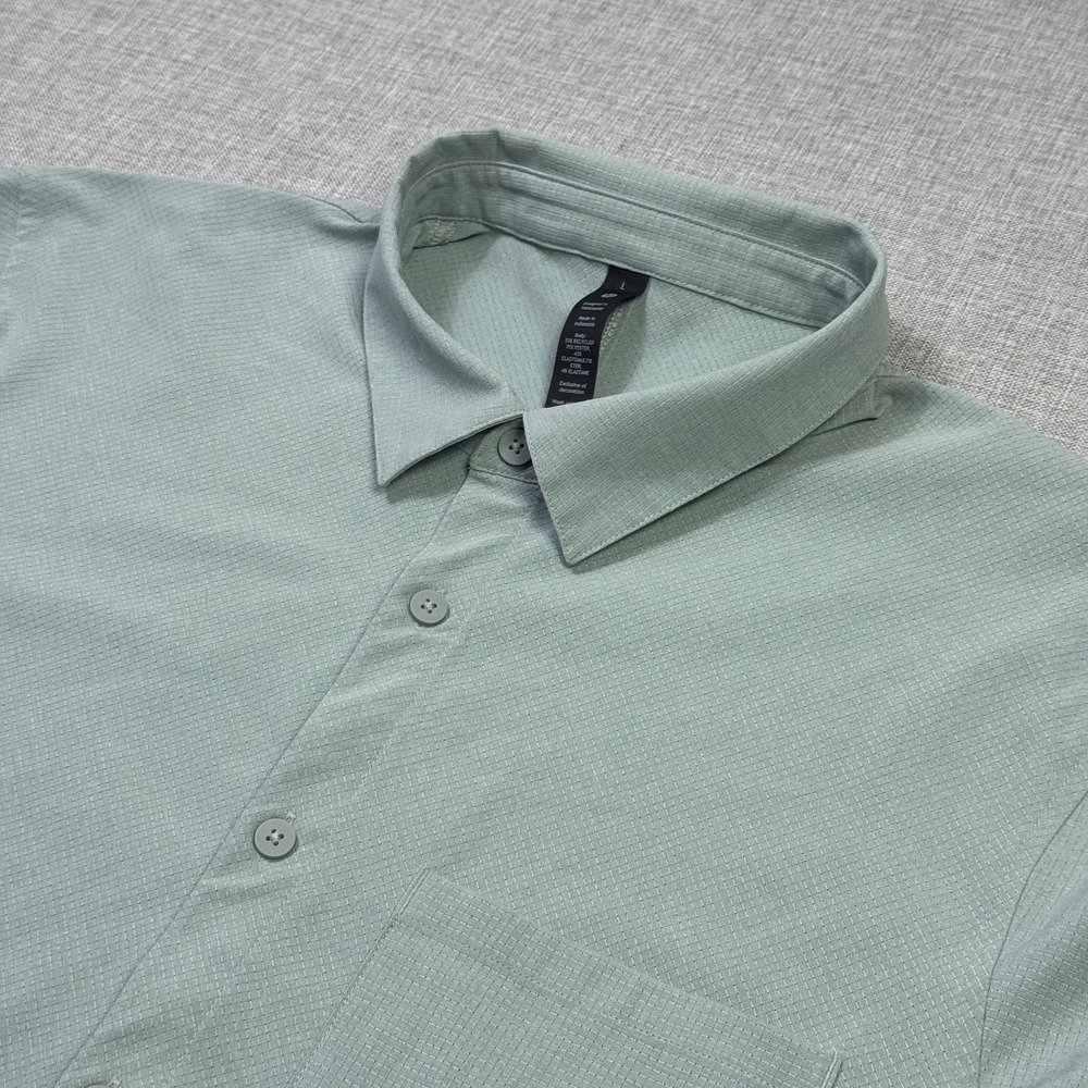 Lululemon WovenAir Popover Button-Up Shirt Mens L Green Short Sleeve